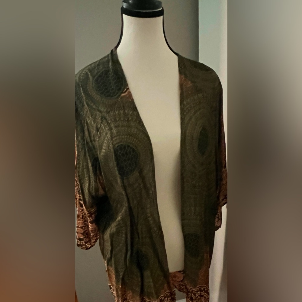 Elegant Green and Brown Patterned Kimono